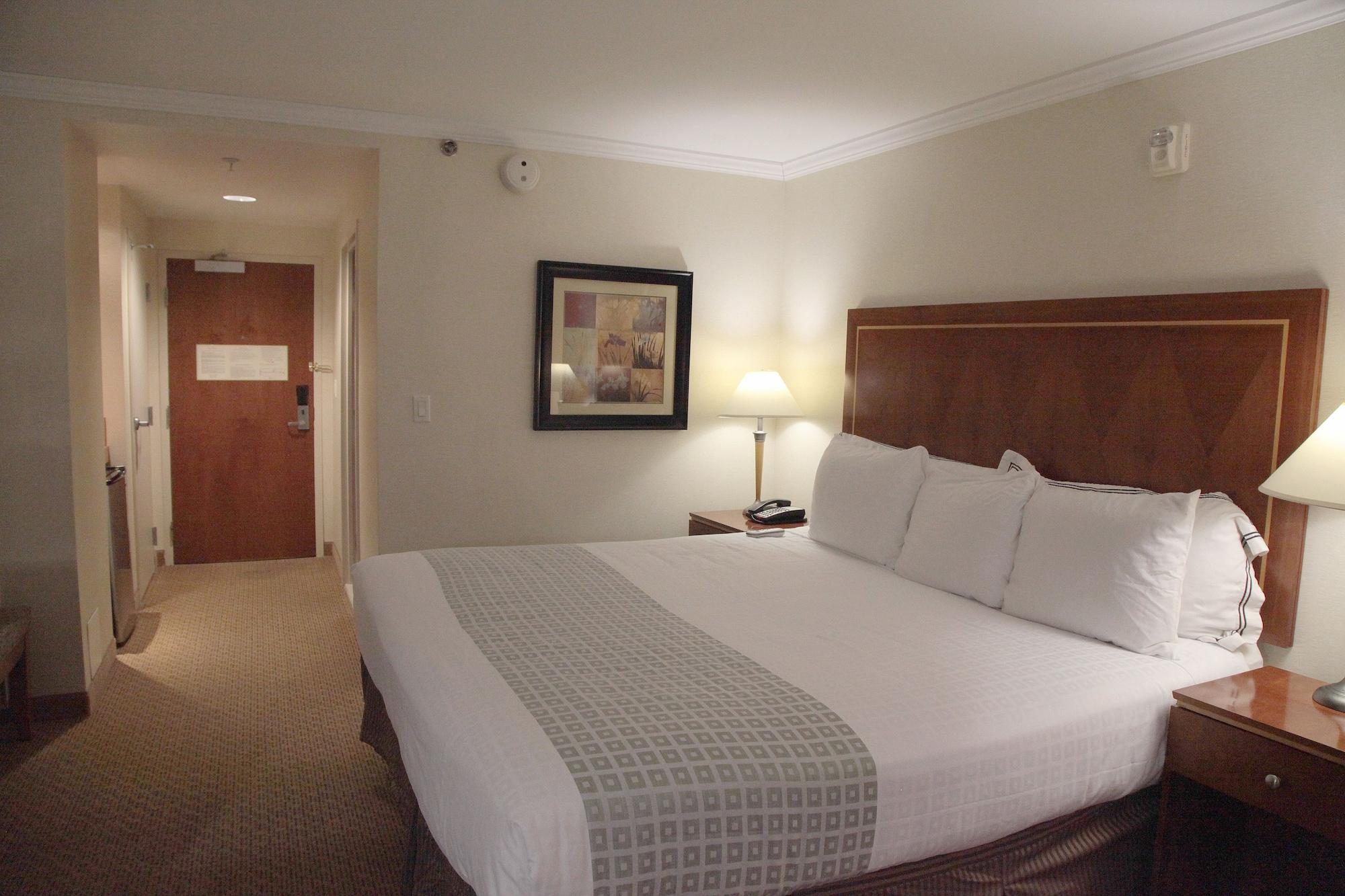 Hotel Executive Suites Картерет Экстерьер фото