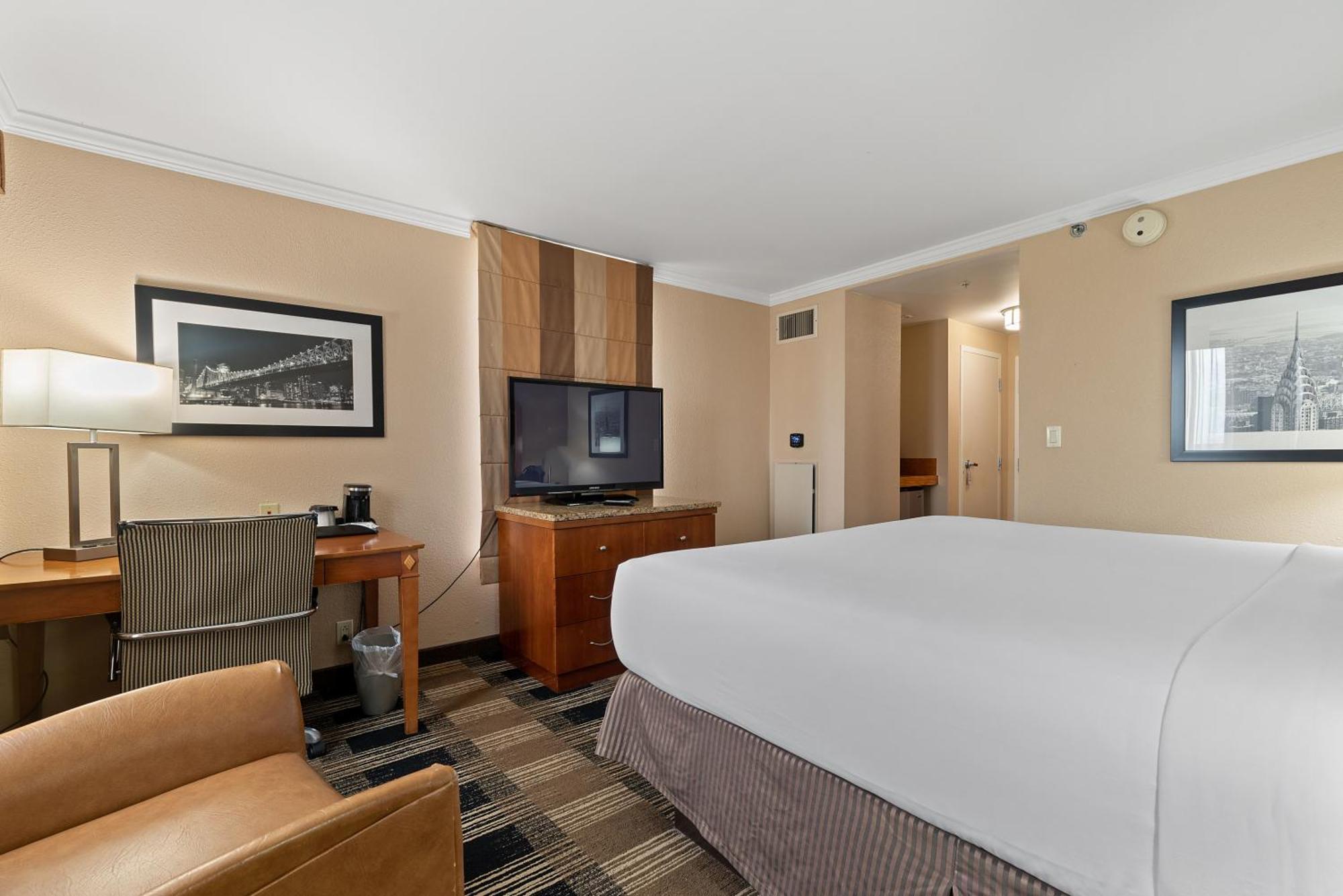 Hotel Executive Suites Картерет Экстерьер фото
