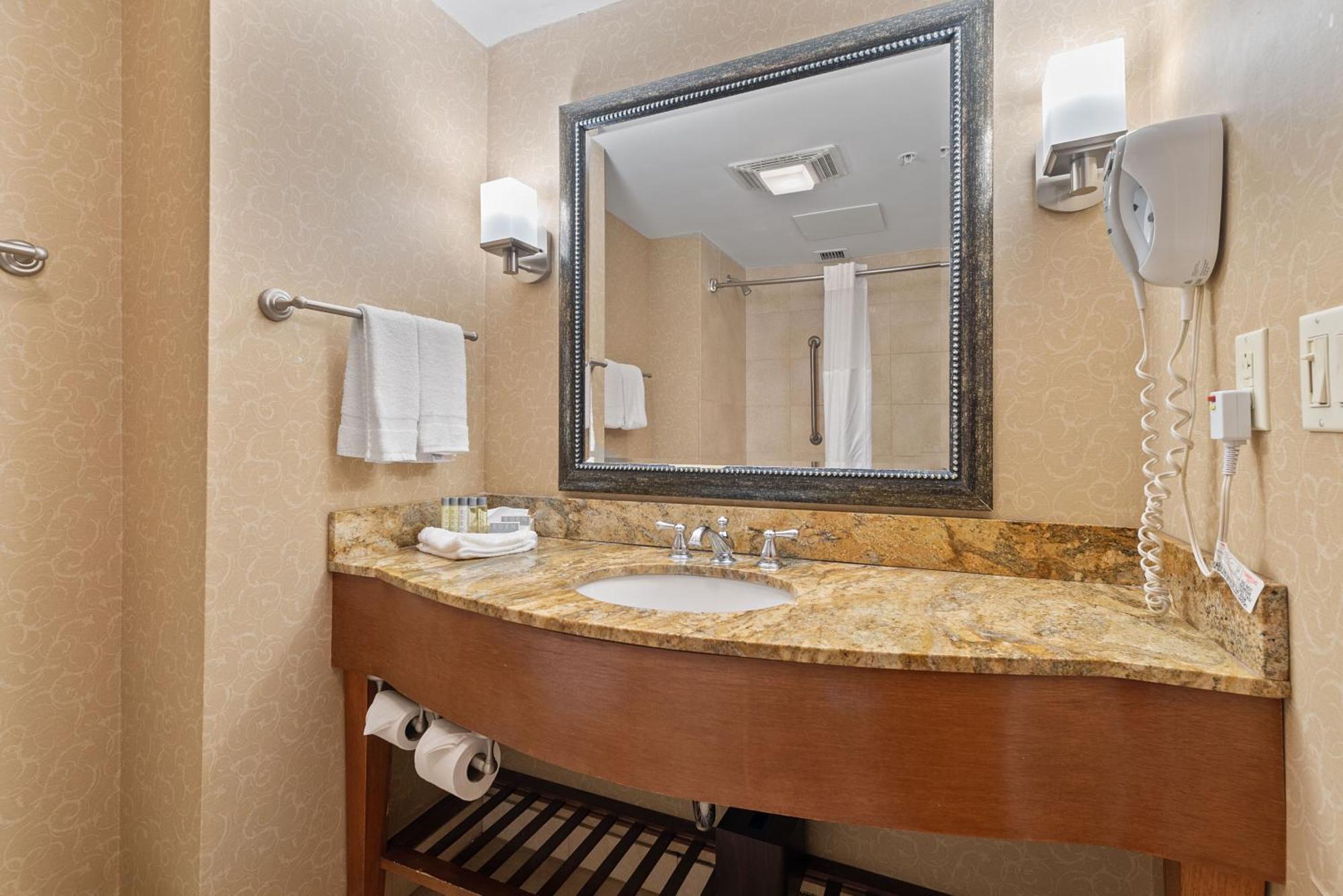 Hotel Executive Suites Картерет Экстерьер фото