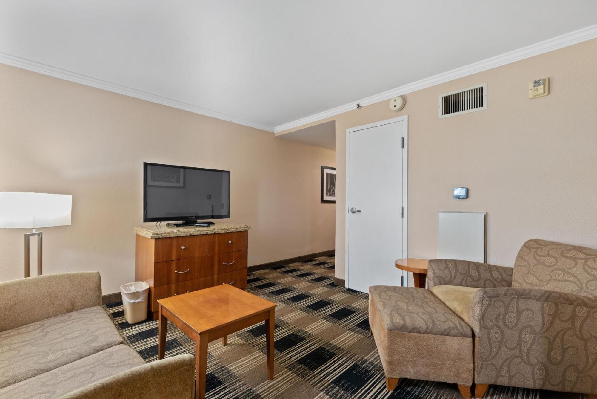Hotel Executive Suites Картерет Экстерьер фото