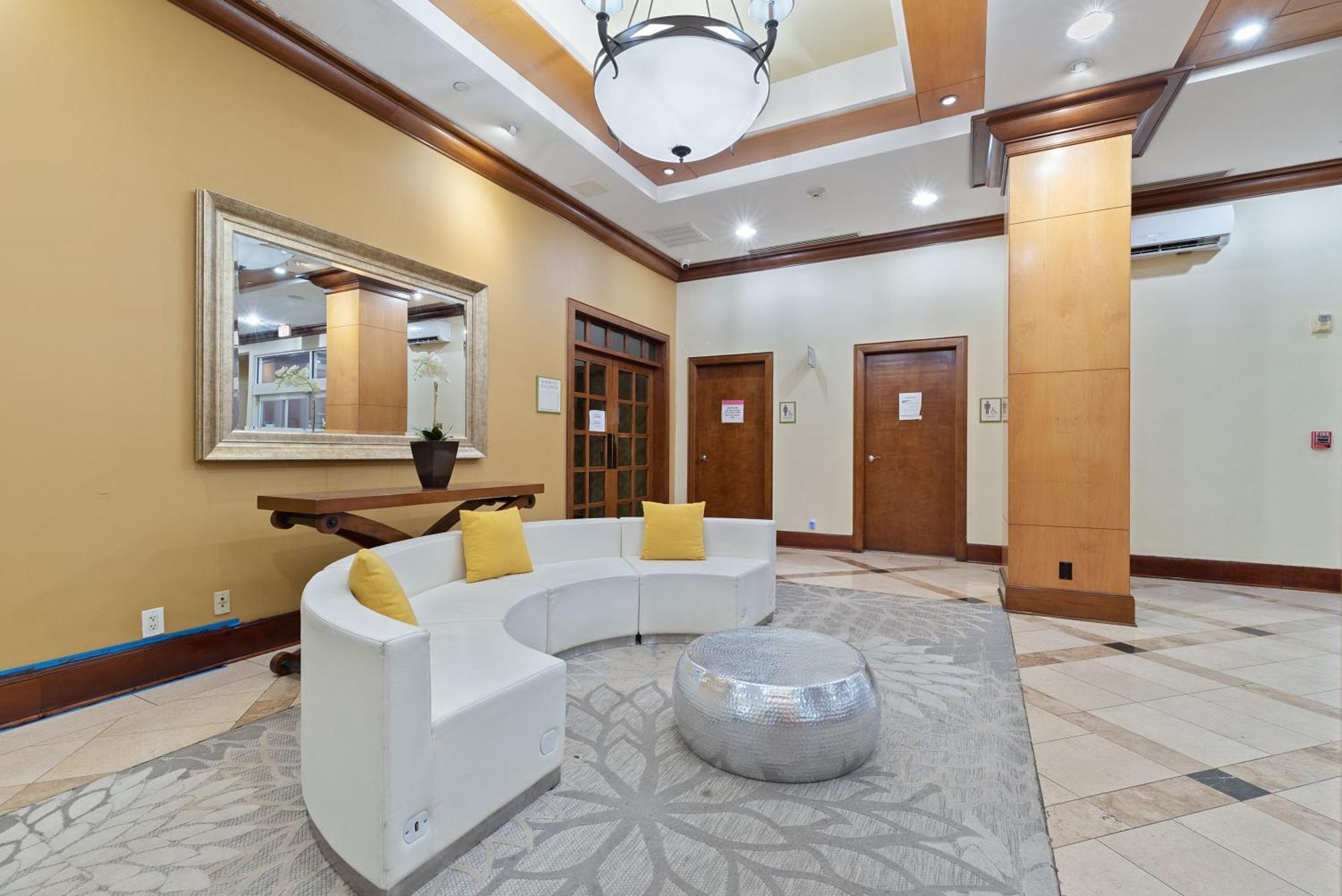 Hotel Executive Suites Картерет Экстерьер фото