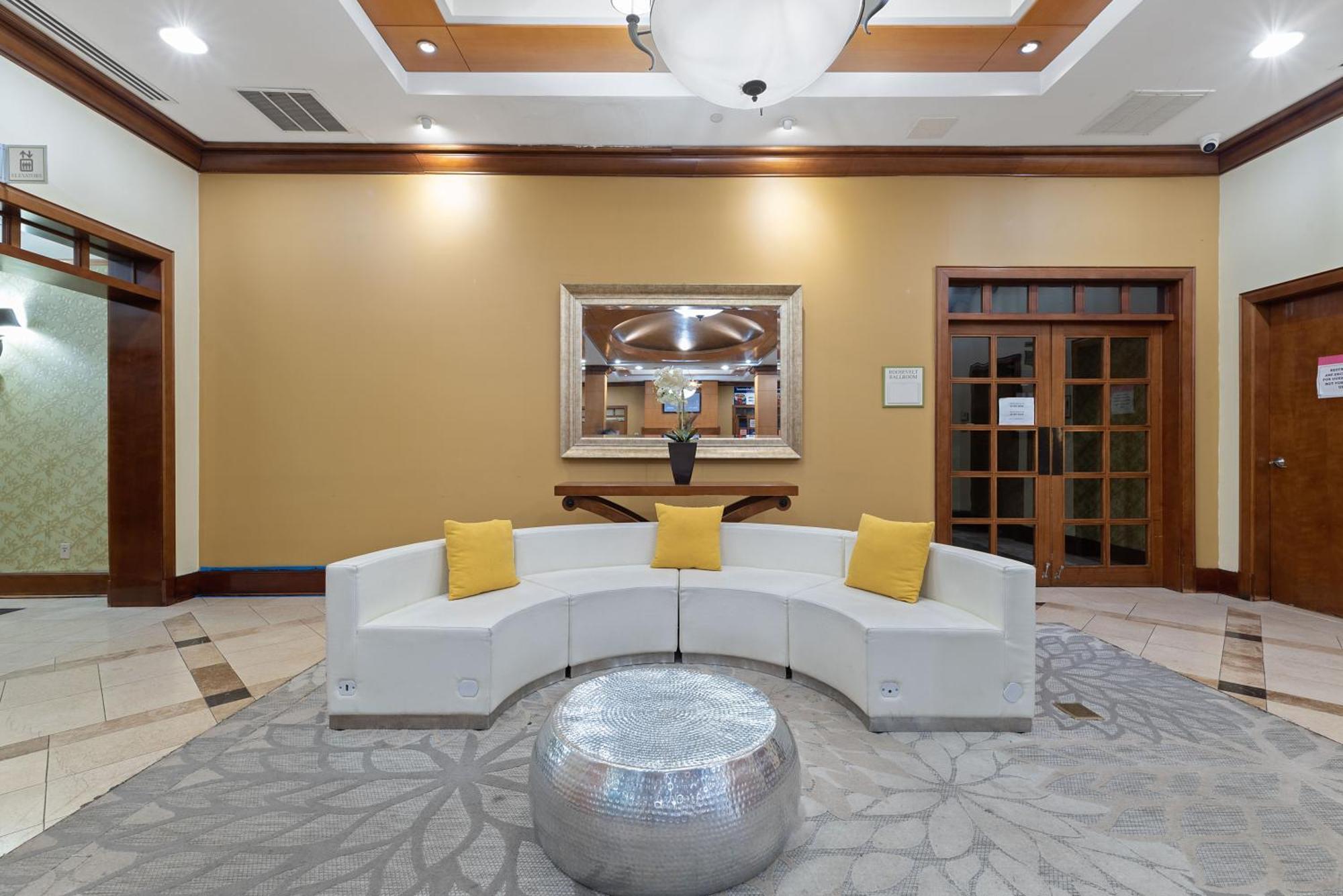Hotel Executive Suites Картерет Экстерьер фото